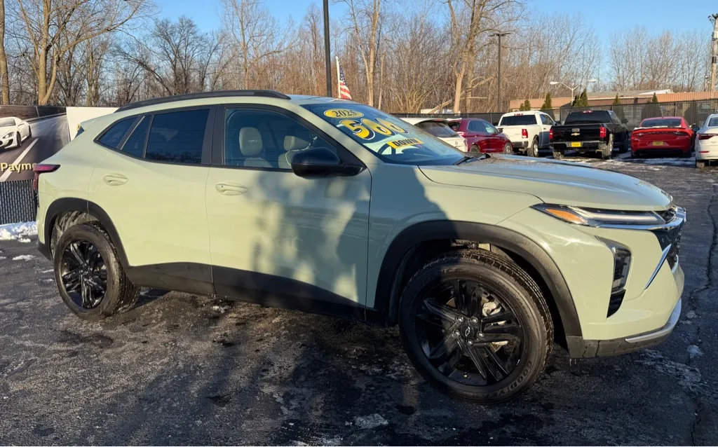 Green 2025 CHEVROLET TRAX ACTIV for sale in Schererville, IN