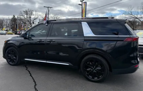 More photos of 2022 KIA CARNIVAL SX at NWI Auto Finance Schererville, IN