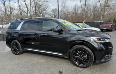 Black 2022 KIA CARNIVAL SX for sale in Schererville, IN