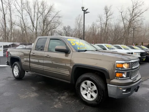 Brown 2015 CHEVROLET SILVERADO 1500 LT for sale in Schererville, IN