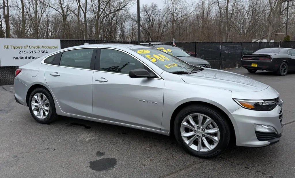 Silver 2022 CHEVROLET MALIBU LT for sale in Schererville, IN