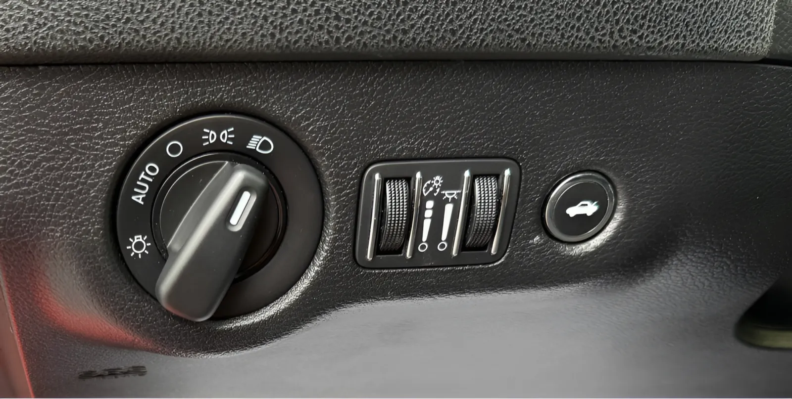 2019 Dodge Charger SXT - Photo 32
