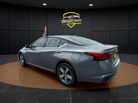 More photos of 2022 NISSAN ALTIMA 2.5 SL at NWI Auto Finance Schererville, IN
