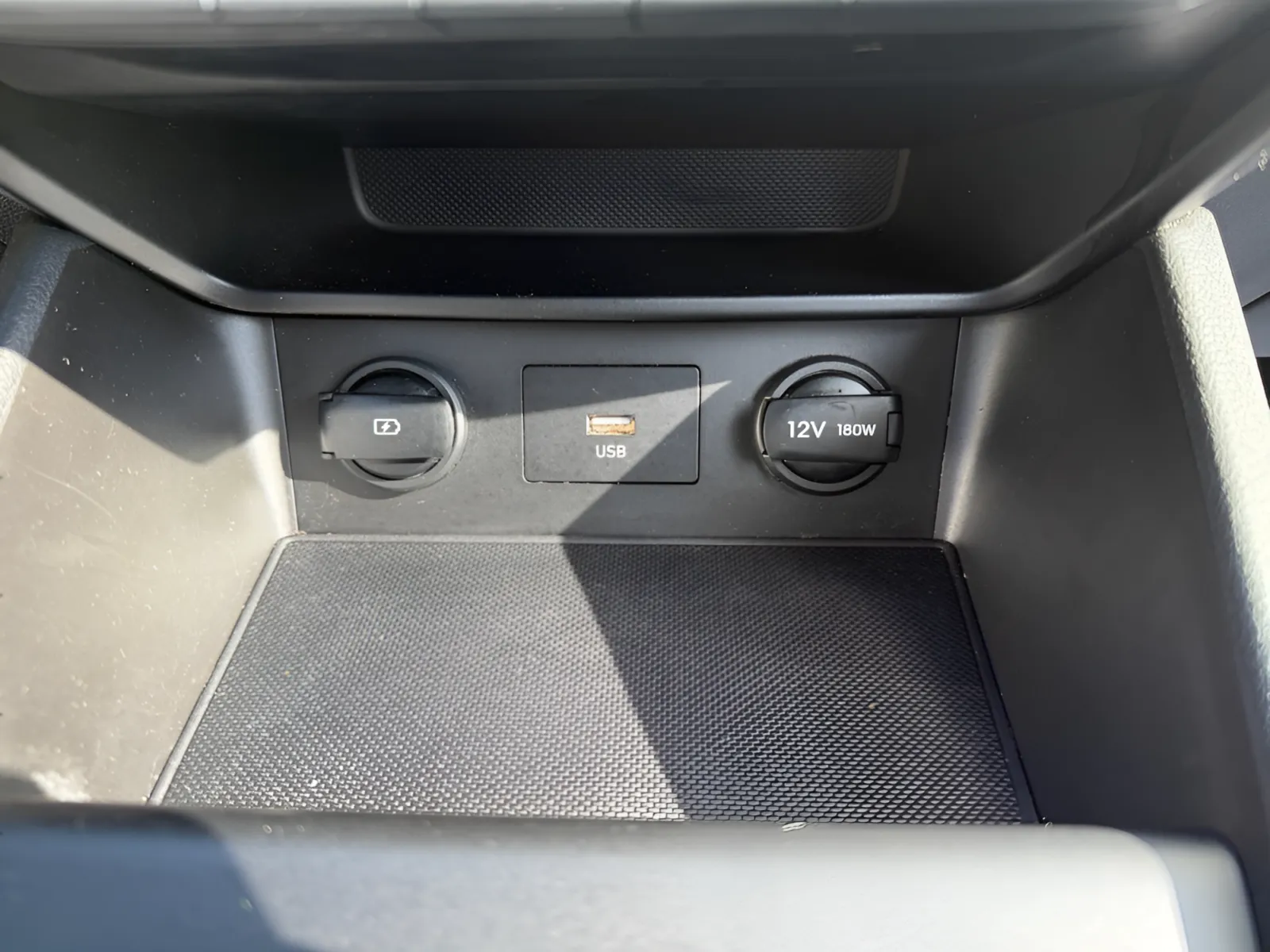 2023 Hyundai Kona SE - Photo 24
