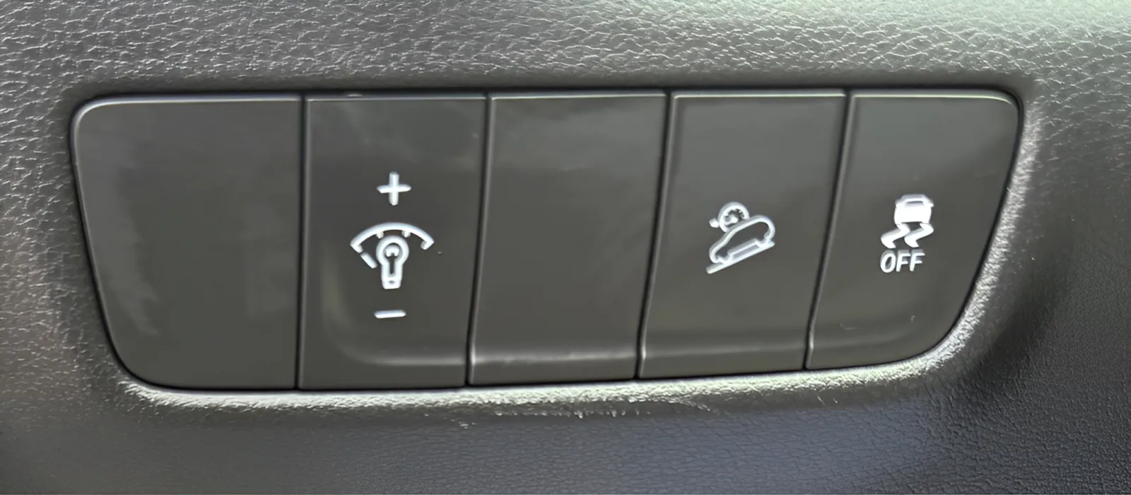 2023 Hyundai Kona SE - Photo 29