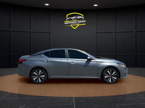 More photos of 2021 NISSAN ALTIMA 2.5 SV at NWI Auto Finance Schererville, IN