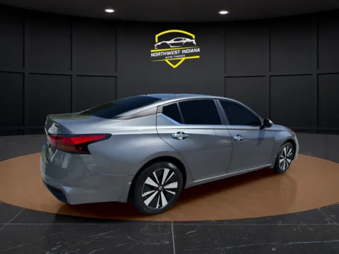 More photos of 2021 NISSAN ALTIMA 2.5 SV at NWI Auto Finance Schererville, IN