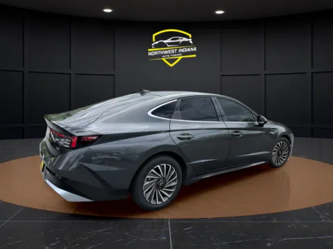 More photos of 2025 HYUNDAI SONATA HYBRID SEL at NWI Auto Finance Schererville, IN