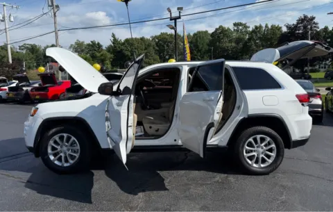 Another view of 2022 JEEP GRAND CHEROKEE LAREDO E for sale in Schererville, IN at NWI Auto Finance Schererville