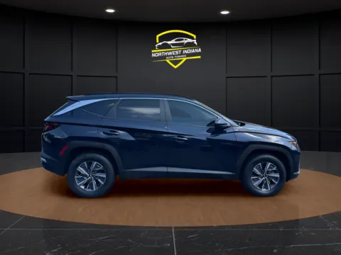 More photos of 2024 HYUNDAI TUCSON HYBRID BLUE at NWI Auto Finance Schererville, IN