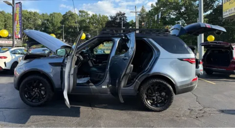 Another view of 2019 LAND ROVER DISCOVERY HSE for sale in Schererville, IN at NWI Auto Finance Schererville