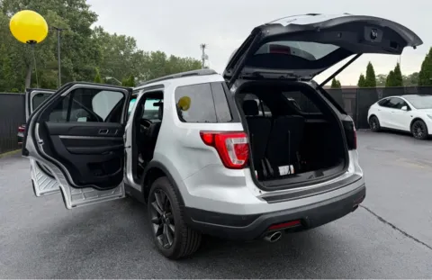 More photos of 2019 FORD EXPLORER XLT at NWI Auto Finance Schererville, IN