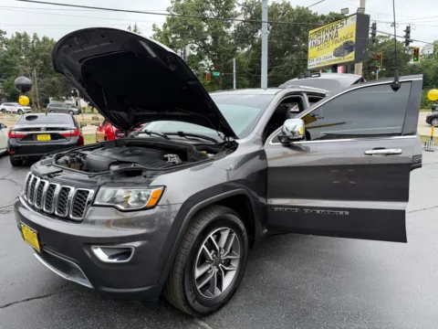 Photos of 2021 JEEP GRAND CHEROKEE LIMITED for sale in Schererville, IN at NWI Auto Finance Schererville