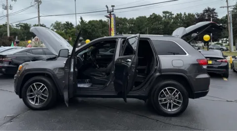 Another view of 2021 JEEP GRAND CHEROKEE LIMITED for sale in Schererville, IN at NWI Auto Finance Schererville