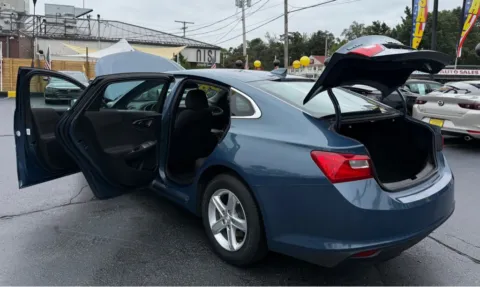 More photos of 2024 CHEVROLET MALIBU LT at NWI Auto Finance Schererville, IN