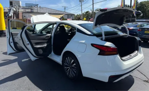 More photos of 2025 NISSAN ALTIMA 2.5 SV at NWI Auto Finance Schererville, IN
