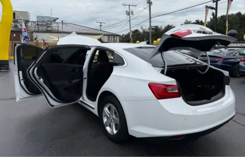 More photos of 2024 CHEVROLET MALIBU LT at NWI Auto Finance Schererville, IN