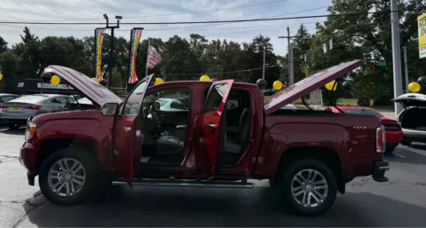 Another view of 2020 GMC CANYON SLT for sale in Schererville, IN at NWI Auto Finance Schererville