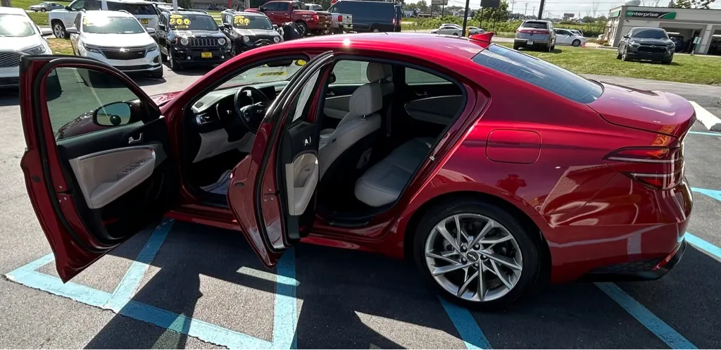 2022 GENESIS G70 Standard - Photo 4
