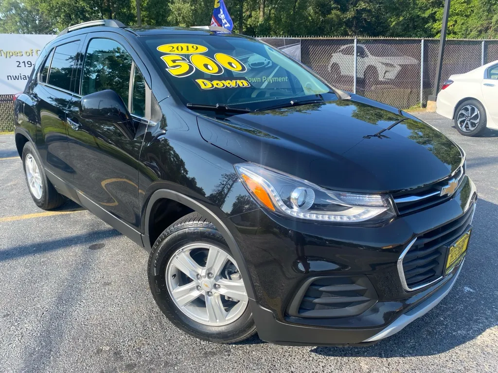 Black 2019 CHEVROLET TRAX 1LT for sale in Schererville, IN