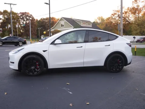 More photos of 2022 TESLA MODEL Y Performance at NWI Auto Finance Schererville, IN