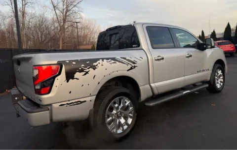 More photos of 2020 NISSAN TITAN SL at NWI Auto Finance Schererville, IN