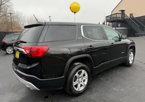 More photos of 2019 GMC ACADIA SLE at NWI Auto Finance Schererville, IN