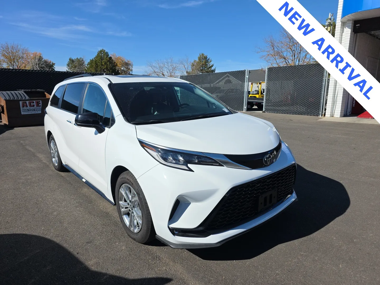 White 2024 Toyota Sienna XSE for sale in Orem, UT