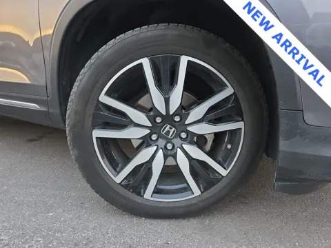 Photos of 2020 Honda Pilot Touring for sale in Orem, UT at NeXgen Motors