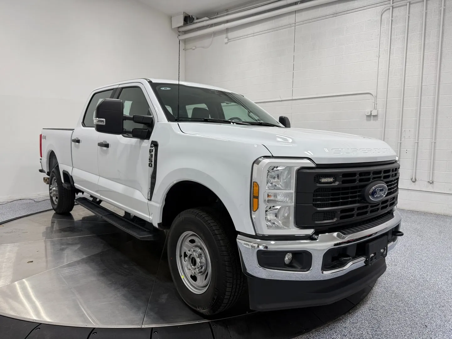 2024 Ford F-350 Super Duty XL's photo