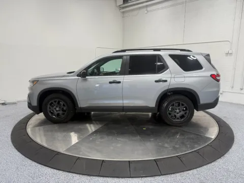 More photos of 2025 Honda Pilot TrailSport at NeXgen Motors, UT