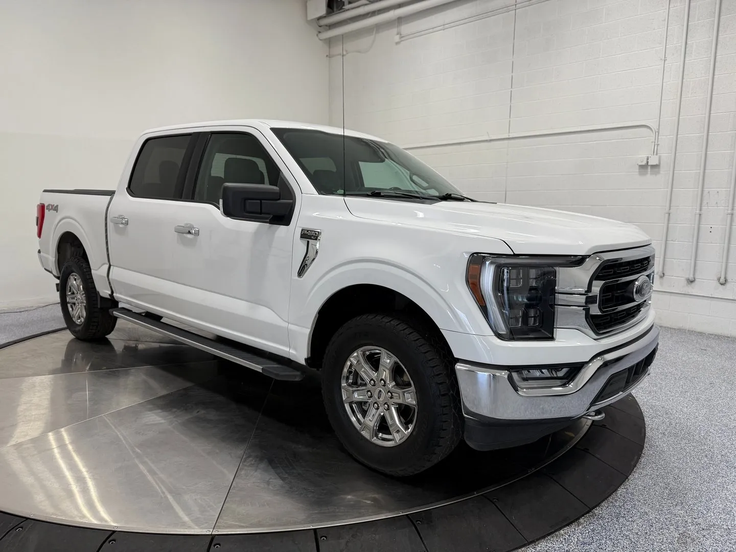 2021 Ford F-150 XL's photo