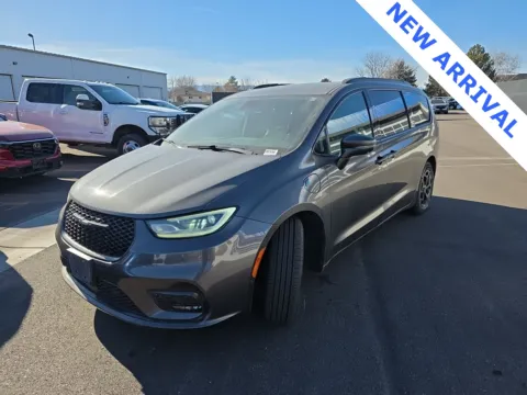 More photos of 2021 Chrysler Pacifica Hybrid Limited at NeXgen Motors, UT