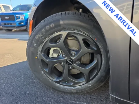 More photos of 2021 Chrysler Pacifica Hybrid Limited at NeXgen Motors, UT