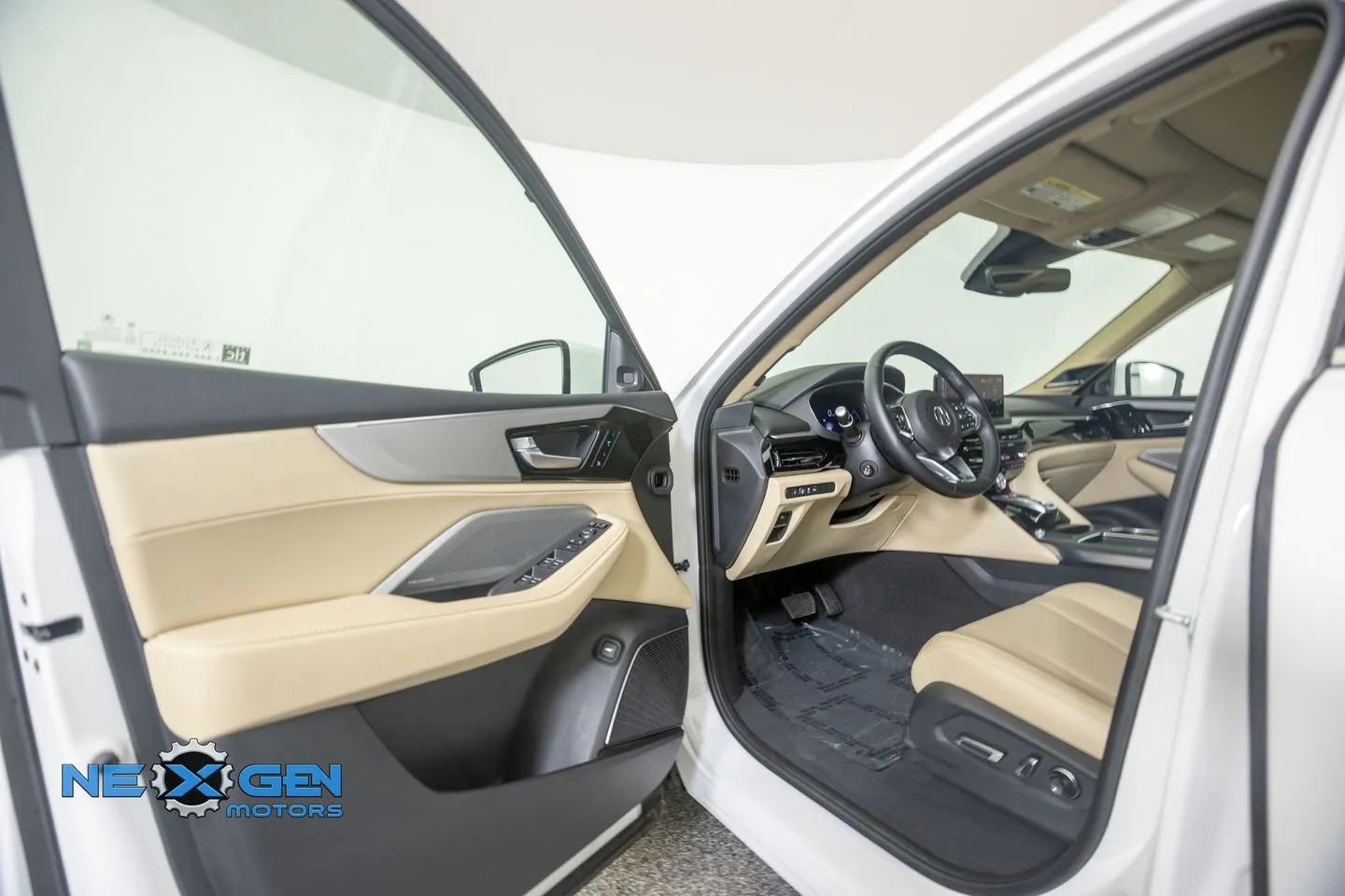 Acura MDX photo 12