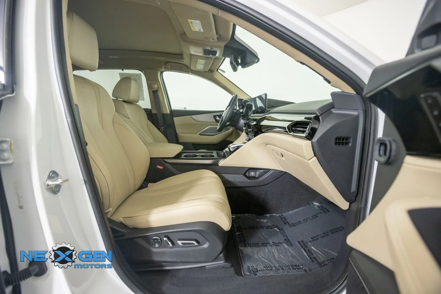 Acura MDX photo 8