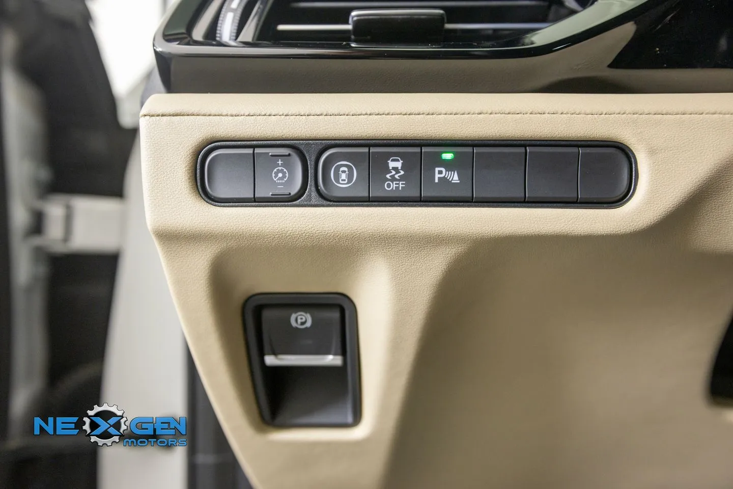 Acura MDX photo 16