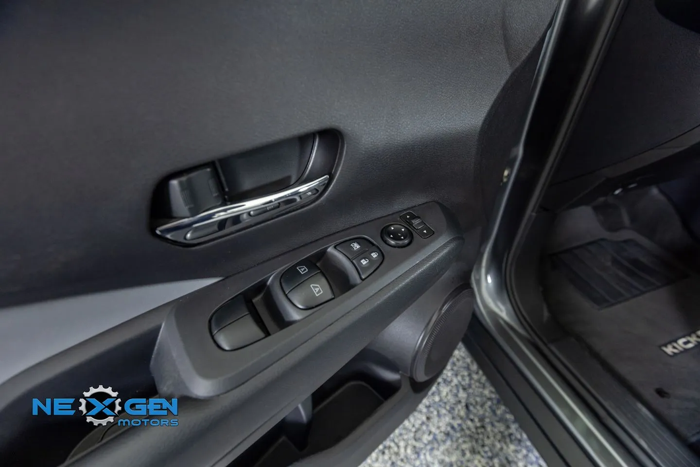 2024 Nissan Kicks SR - Photo 13