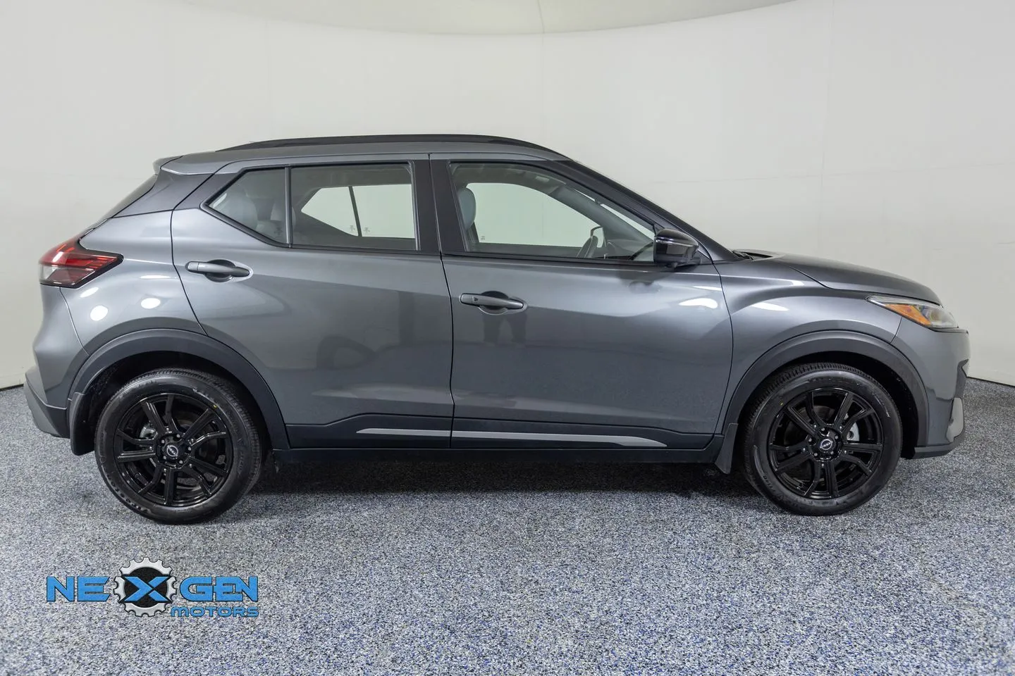 2024 Nissan Kicks SR - Photo 9