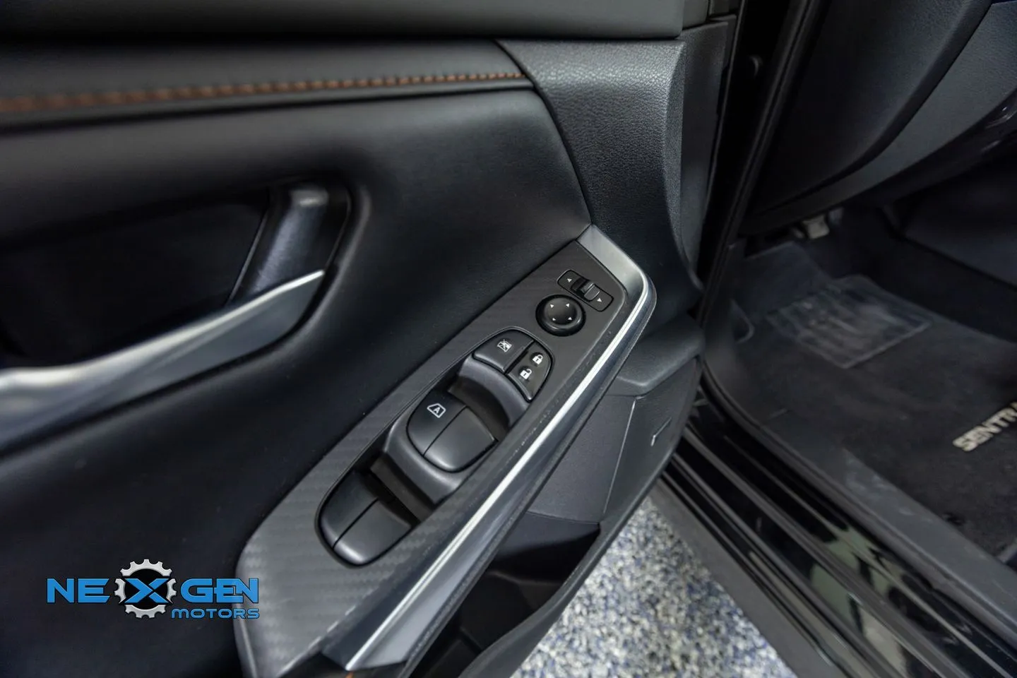 2022 Nissan Sentra SR - Photo 12