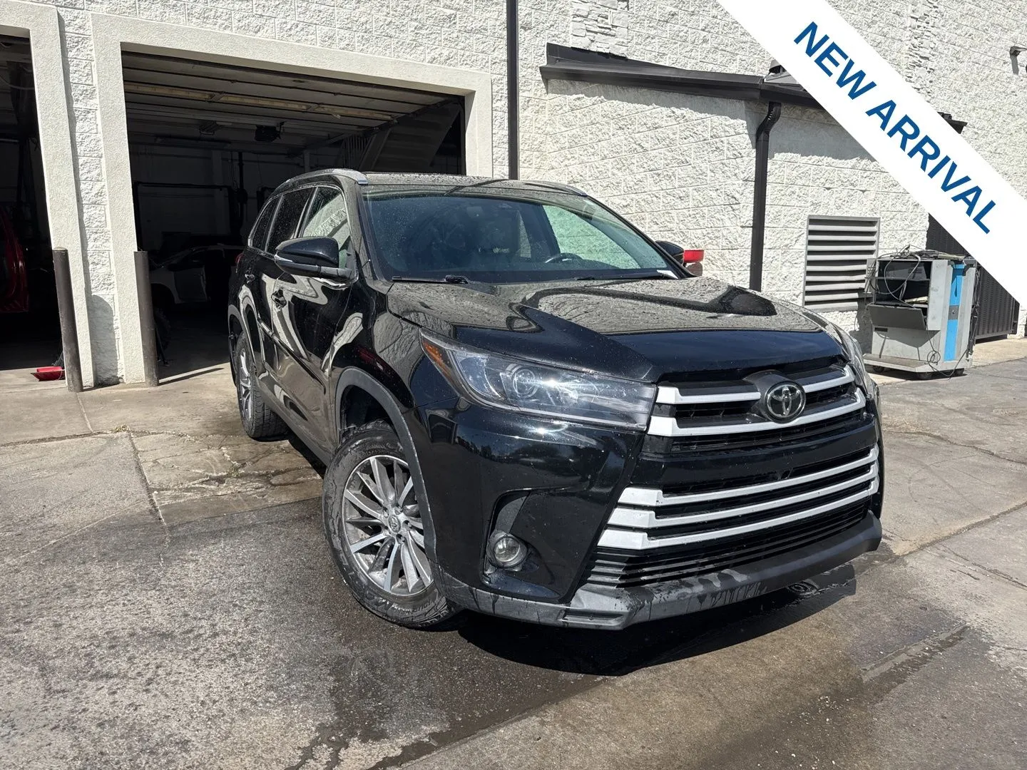 Black 2019 Toyota Highlander XLE for sale in Lindon, UT