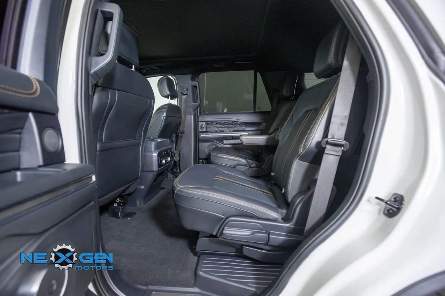 Ford Expedition photo 29