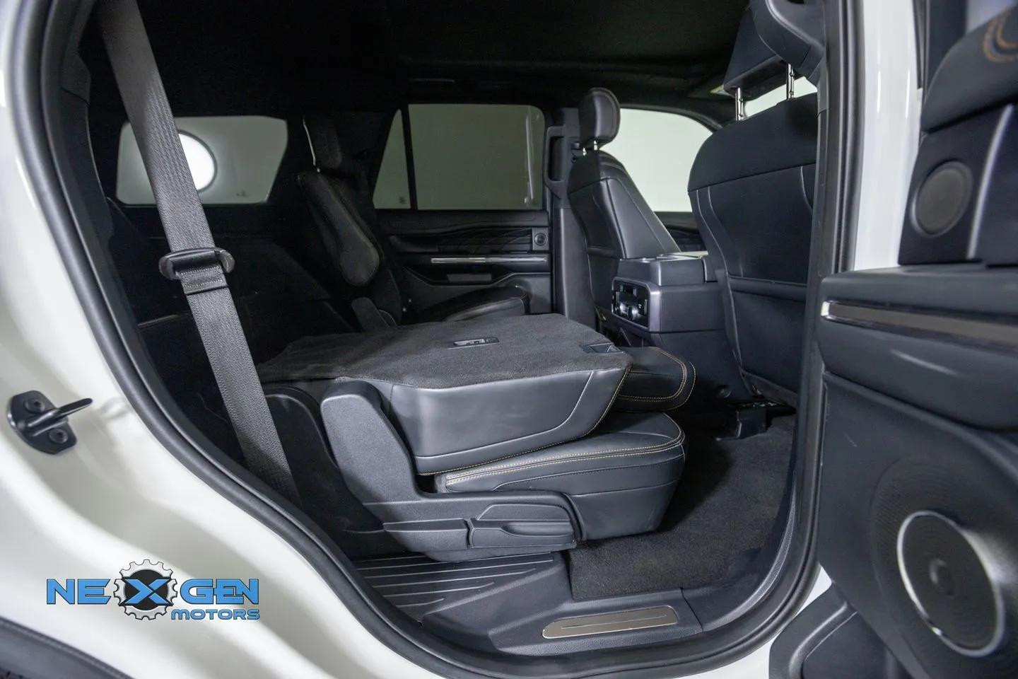 Ford Expedition photo 40