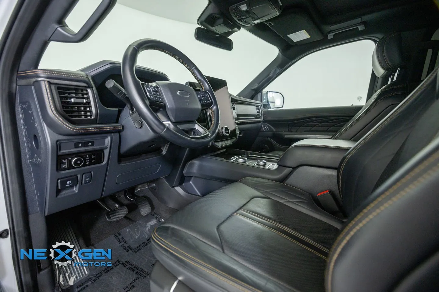 Ford Expedition photo 11