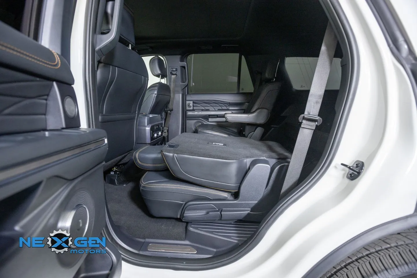 Ford Expedition photo 30