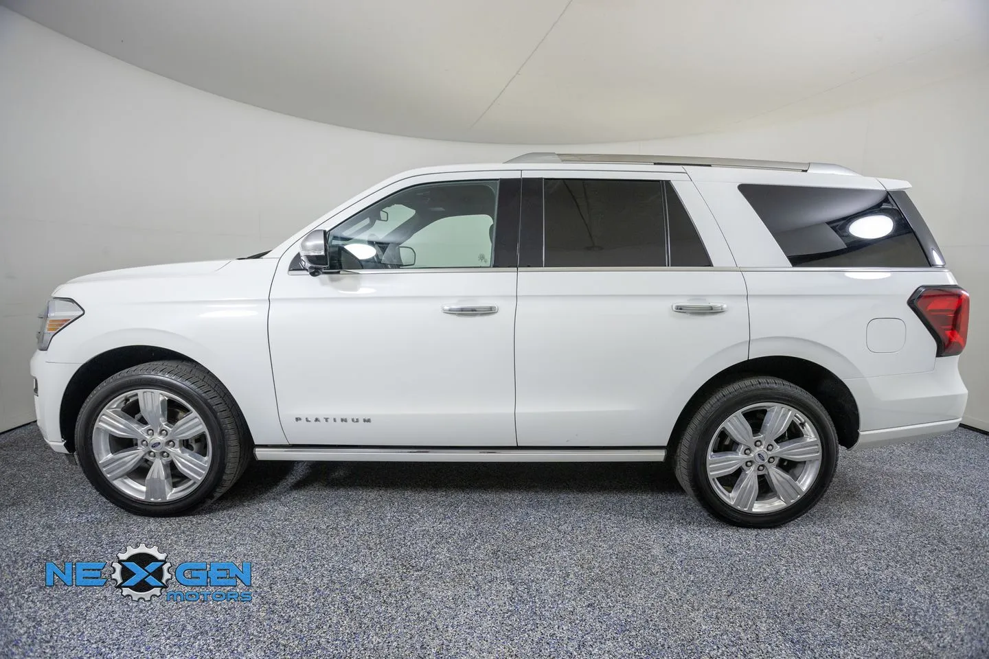 Ford Expedition photo 5