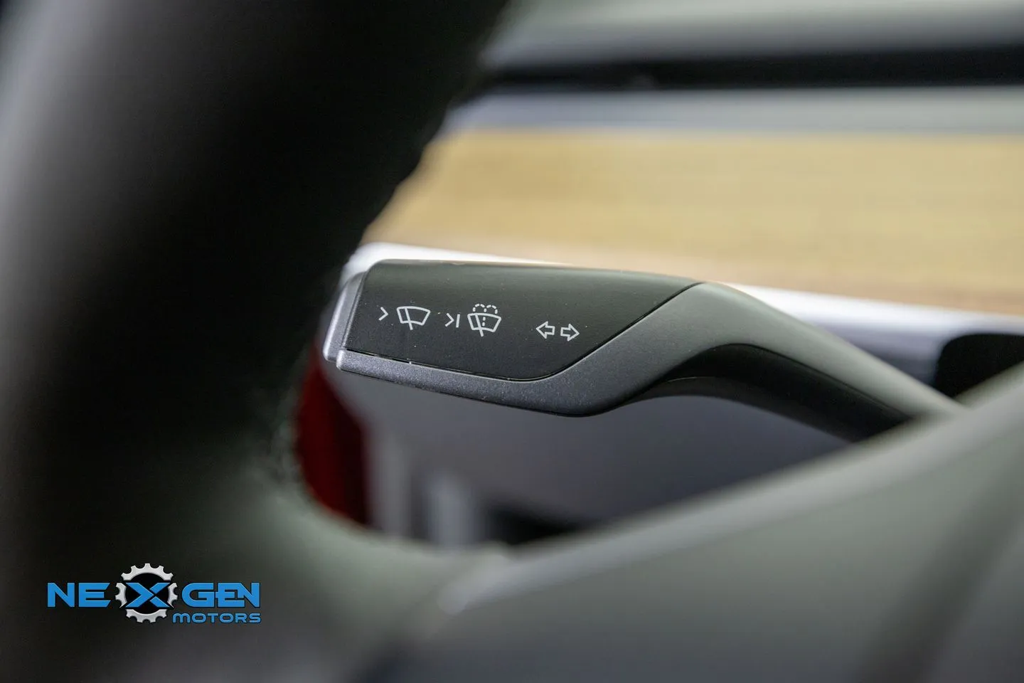 Tesla Model Y photo 16