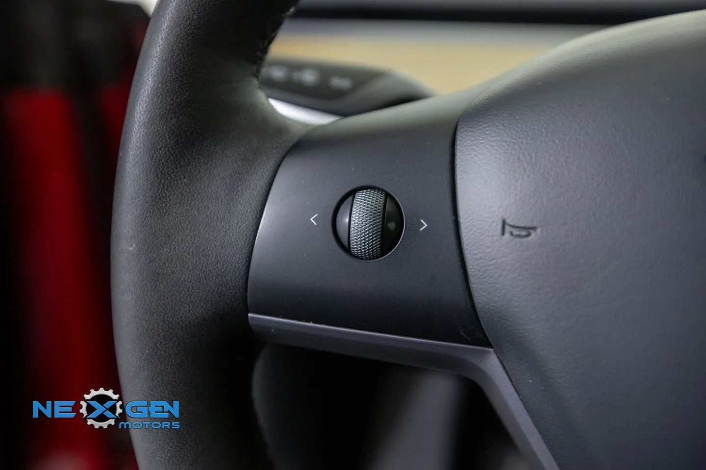 Tesla Model Y photo 14