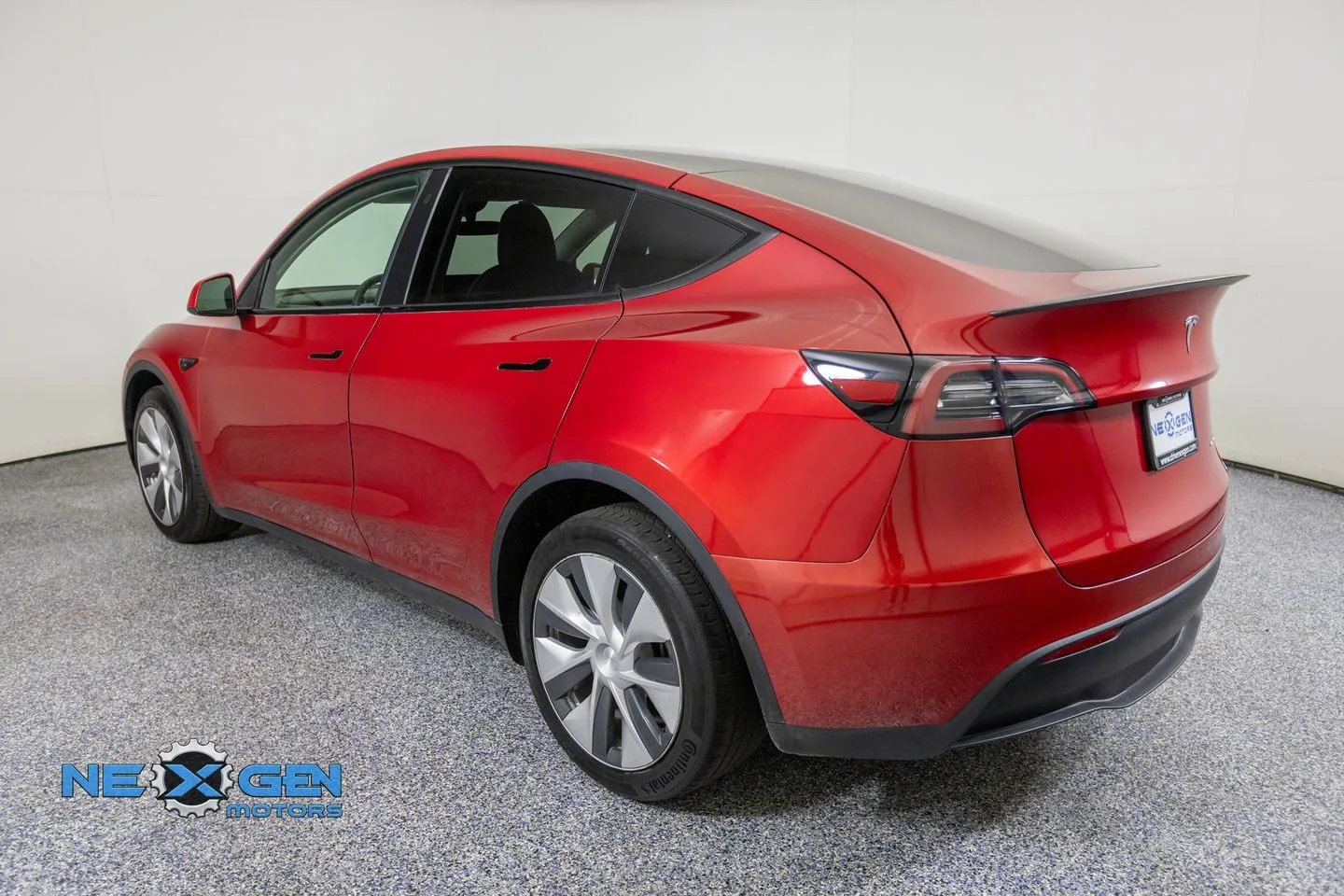 Tesla Model Y photo 6