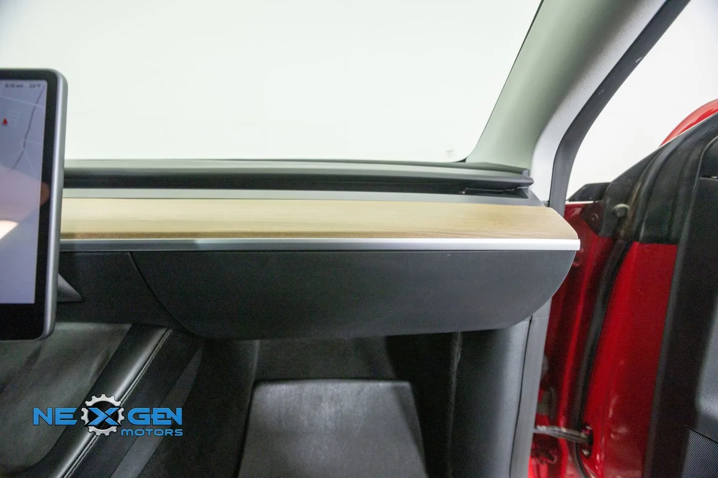 Tesla Model Y photo 40